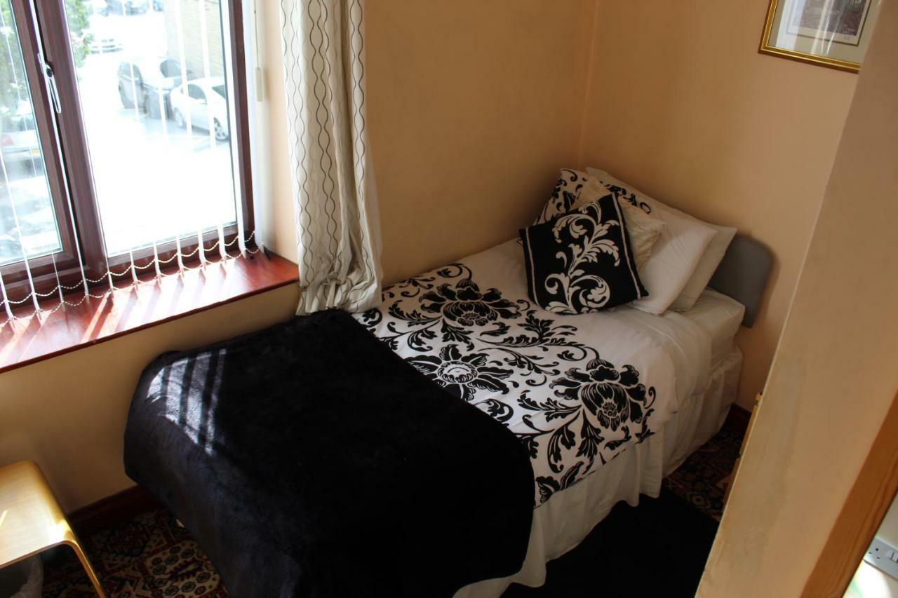 Peakdale Lodge Glossop Εξωτερικό φωτογραφία